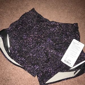 NWT Lululemon Hotty Hot shorts Size 4